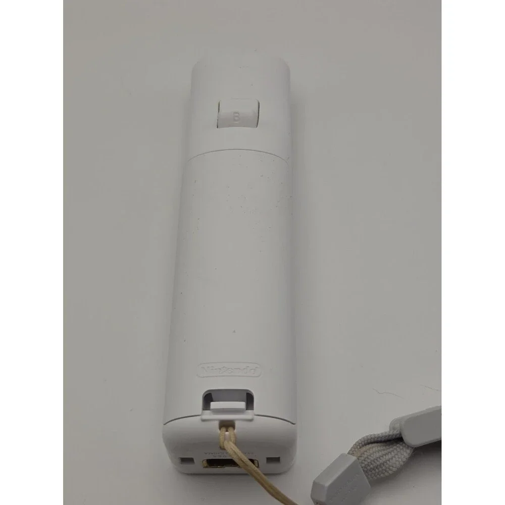 White Wii Nintendo Motion Plus Controller With Sleeve And Strap Tested